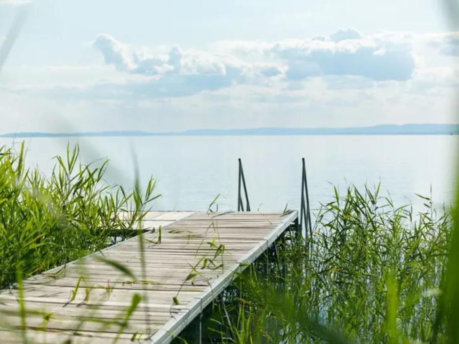 Green Lake House - Private Beach At Balaton Балатонакараттья Экстерьер фото