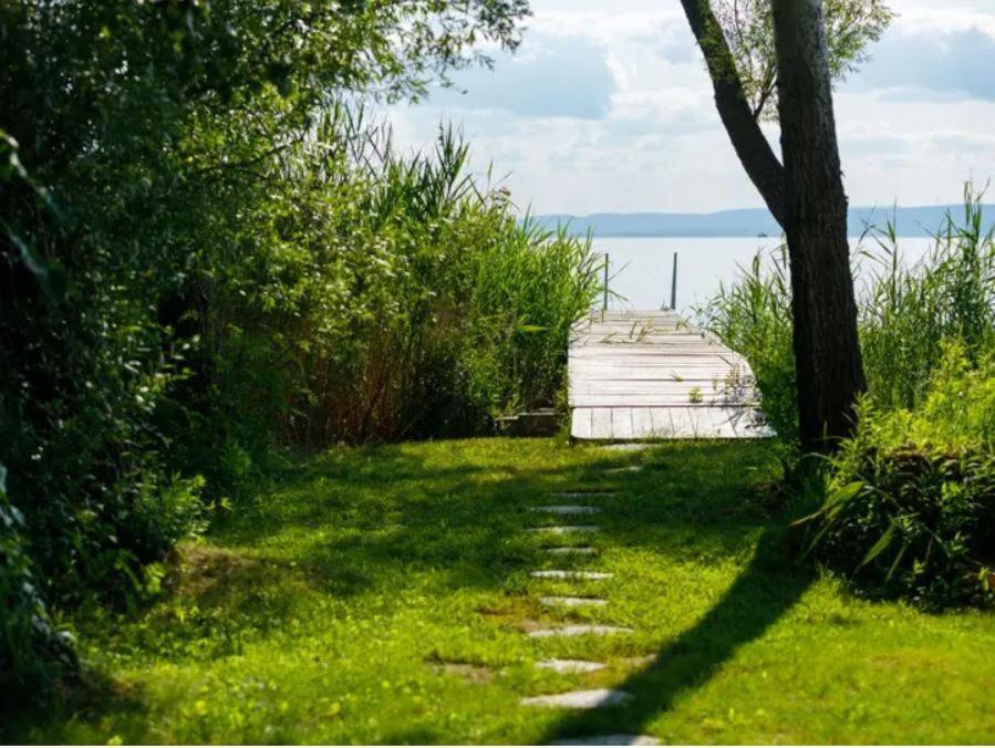 Green Lake House - Private Beach At Balaton Балатонакараттья Экстерьер фото
