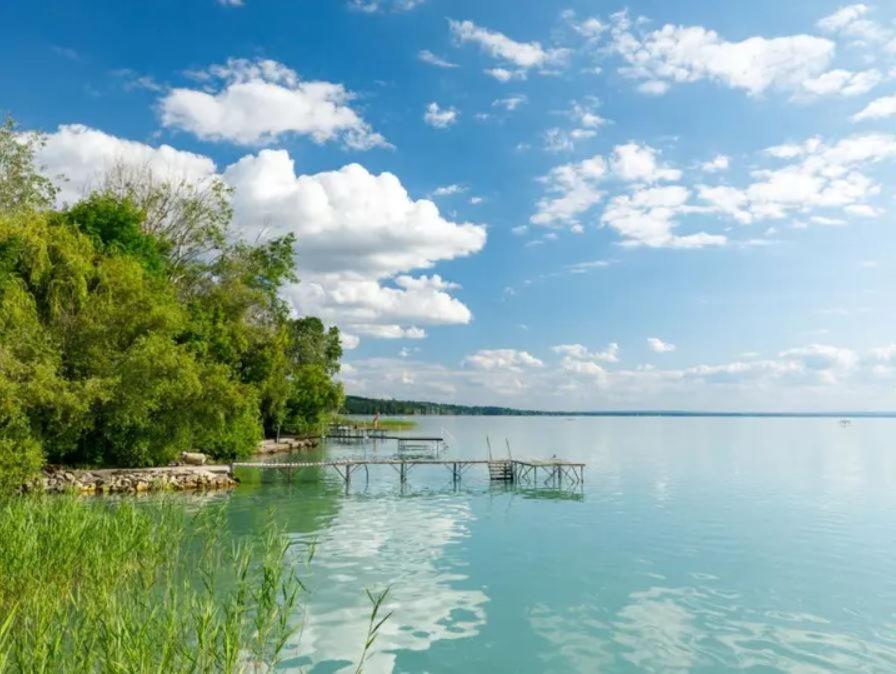 Green Lake House - Private Beach At Balaton Балатонакараттья Экстерьер фото