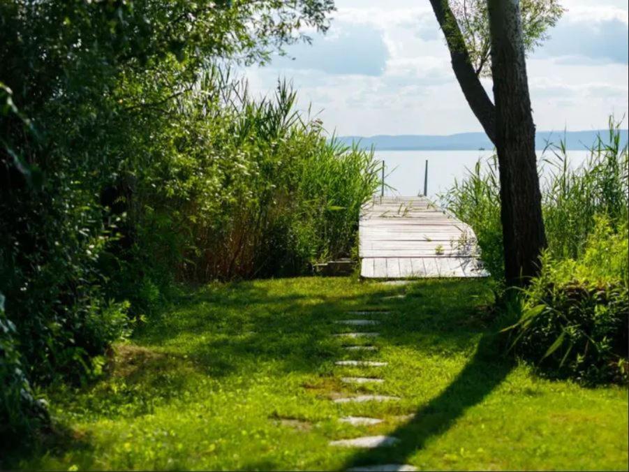 Green Lake House - Private Beach At Balaton Балатонакараттья Экстерьер фото